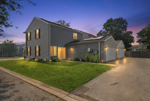 881 Serendipity DR, Aurora, IL 60504