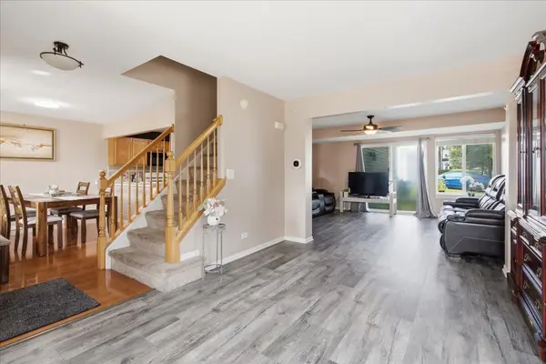 881 Serendipity DR, Aurora, IL 60504