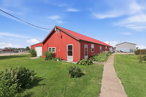 121 E Walcott RD, Walcott, IA 52773