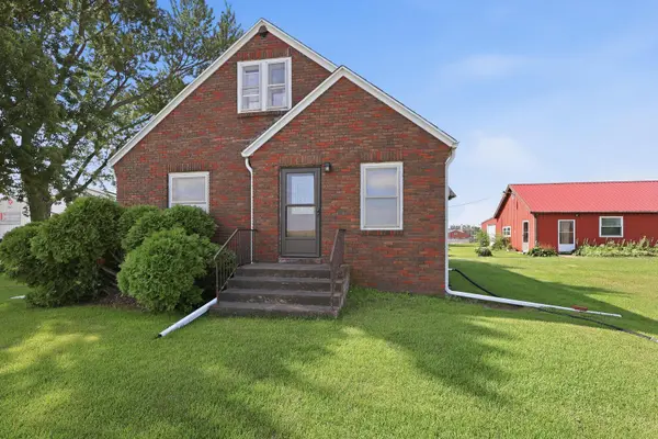 121 E Walcott RD, Walcott, IA 52773