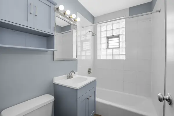 10433 S Hale AVE #1A, Chicago, IL 60643