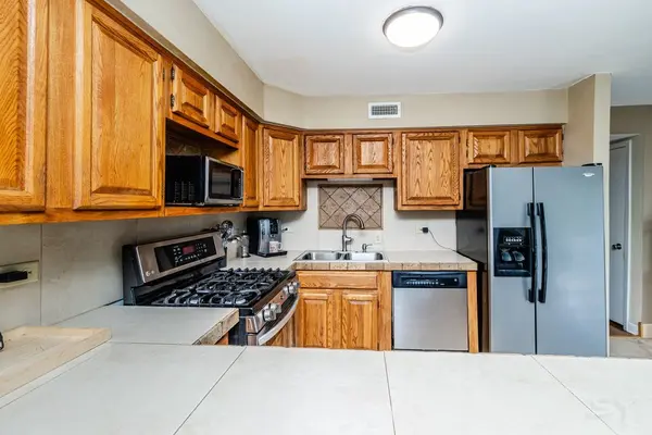 2016 Raleigh PL, Hoffman Estates, IL 60169