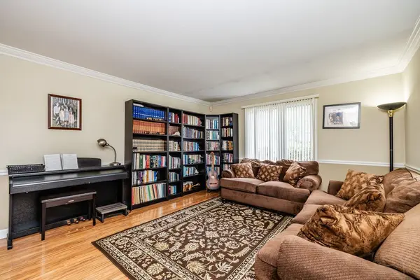 2016 Raleigh PL, Hoffman Estates, IL 60169