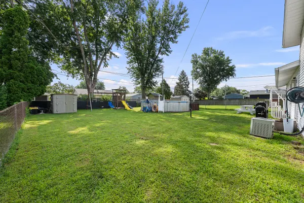 3121 Greenbrier DR, Bettendorf, IA 52722