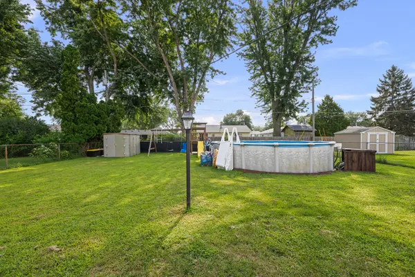 3121 Greenbrier DR, Bettendorf, IA 52722
