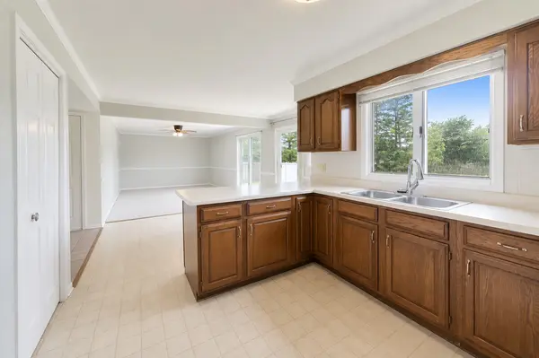 320 Yorkshire DR, Mundelein, IL 60060
