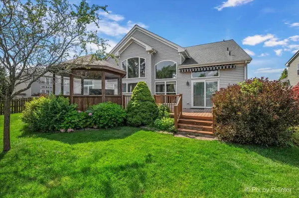 2317 Barrett DR, Algonquin, IL 60102