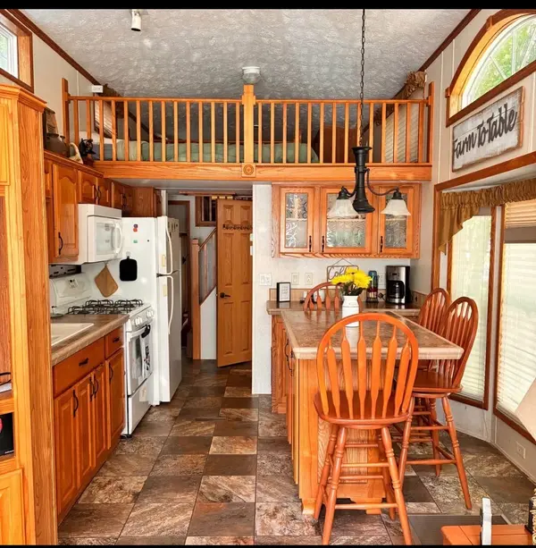 1-109 Woodhaven Lakes, Sublette, IL 61367