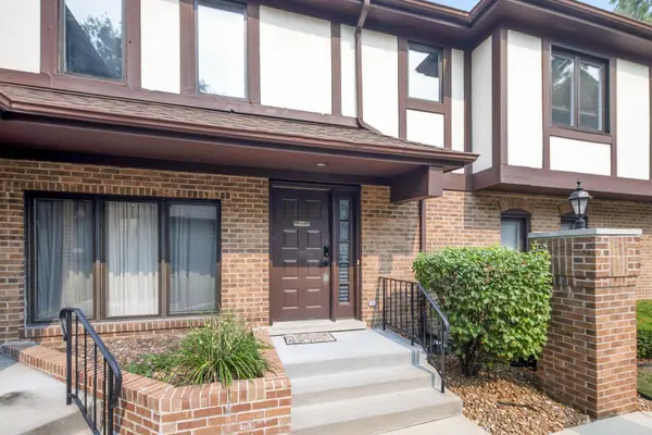 12250 S Dogwood LN, Palos Heights, IL 60463