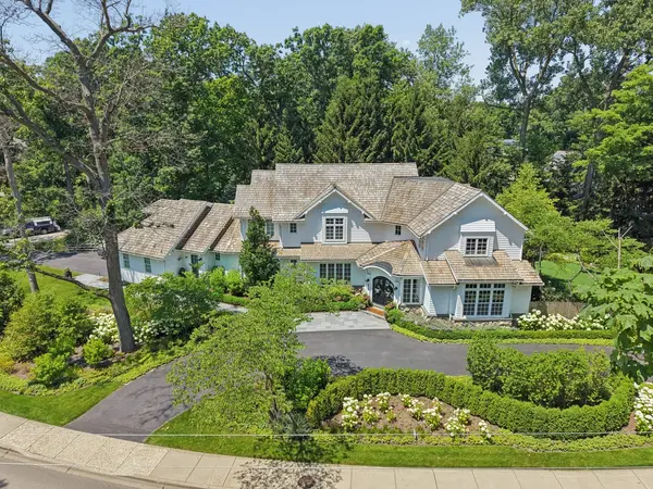 Lake Bluff, IL 60044