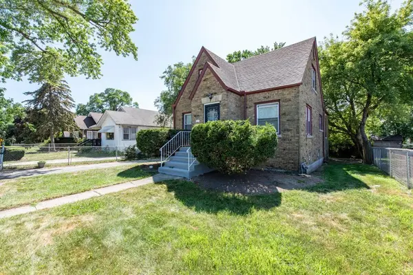 516 S Victory ST, Waukegan, IL 60085