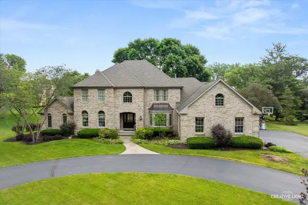 2 Buckingham DR, Sugar Grove, IL 60554