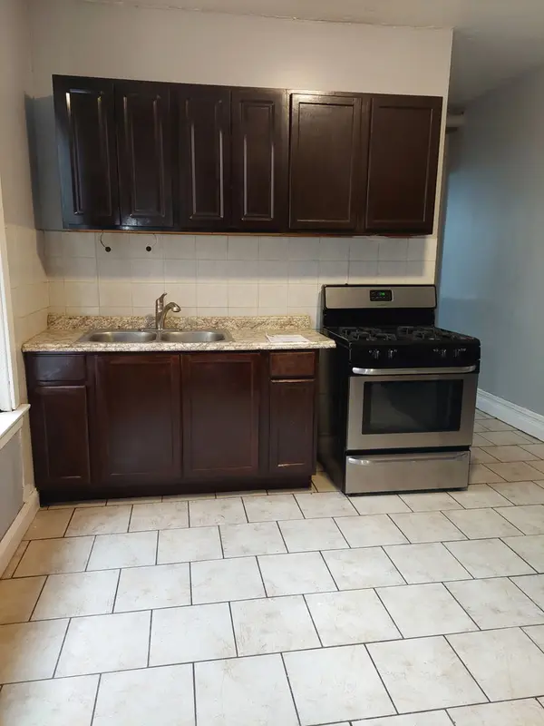 3422 W Armitage AVE #2R, Chicago, IL 60647