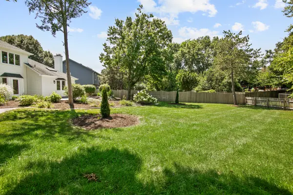1205 Johnson DR, Naperville, IL 60540