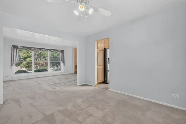 2078 Arleen CT, Schaumburg, IL 60194