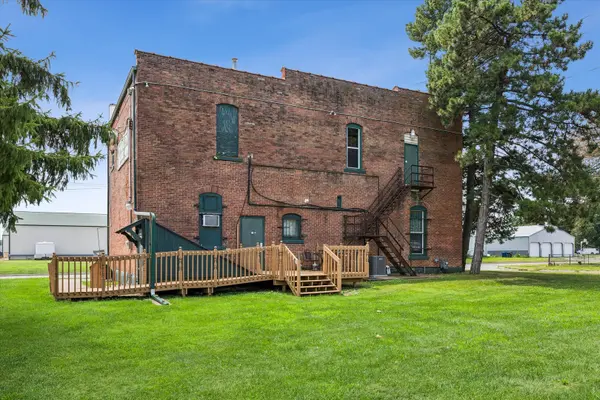 2301 Mckinley ST, Clinton, IA 52732