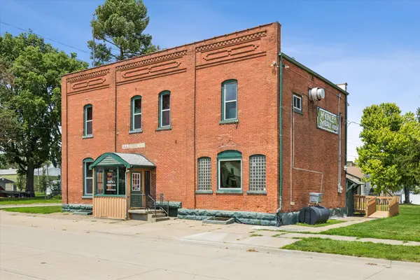 2301 Mckinley ST, Clinton, IA 52732