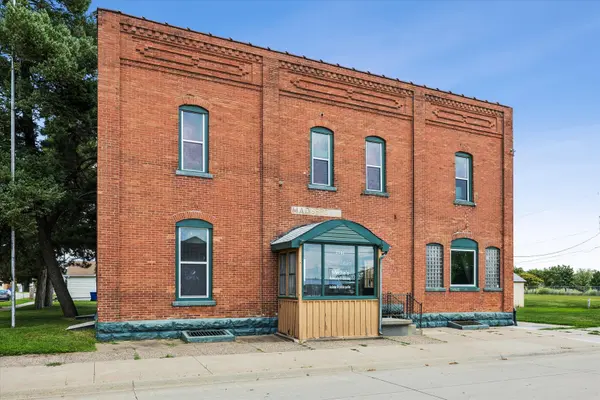 2301 Mckinley ST, Clinton, IA 52732