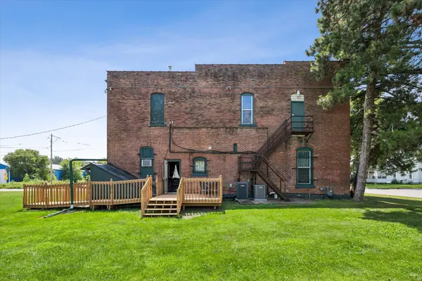 2301 Mckinley ST, Clinton, IA 52732