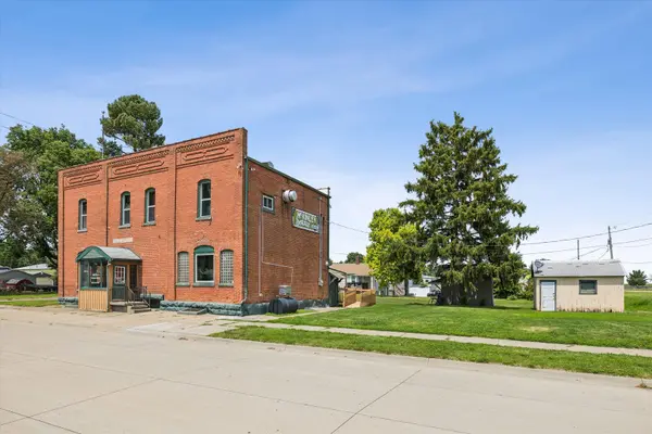 2301 Mckinley ST, Clinton, IA 52732