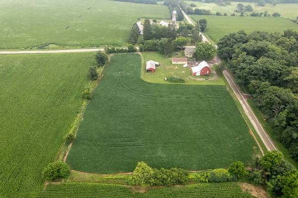 7018 BEST RD, Pecatonica, IL 61063