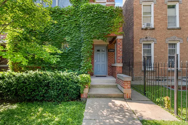 2909 W Fulton ST #1, Chicago, IL 60612