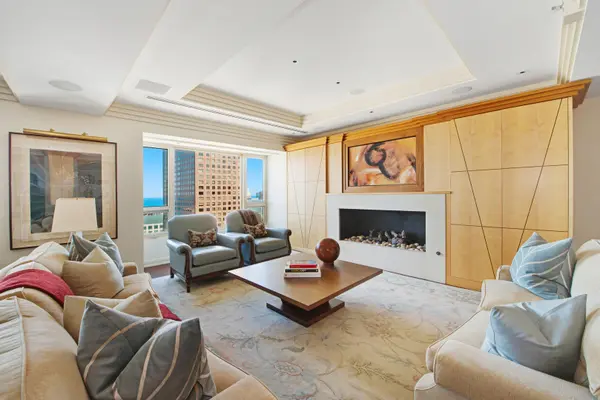 800 N MICHIGAN AVE #4201, Chicago, IL 60611