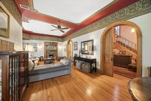 227 S Euclid AVE, Oak Park, IL 60302