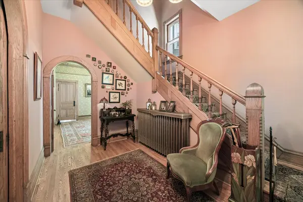 227 S Euclid AVE, Oak Park, IL 60302