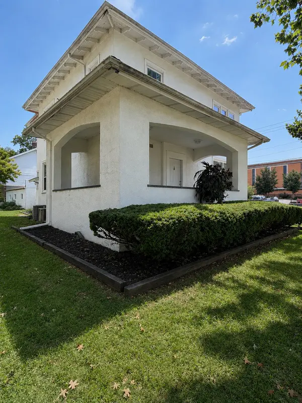 601 E Washington ST, Bloomington, IL 61701