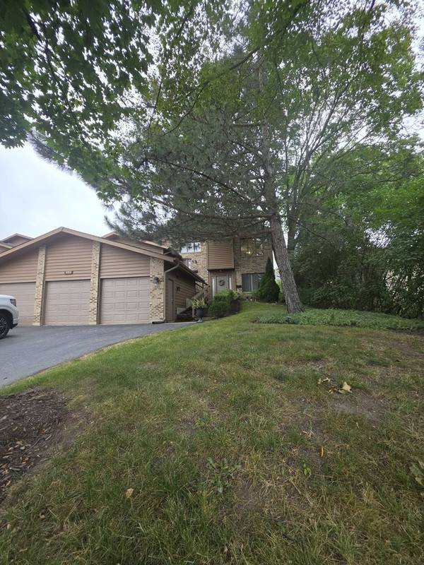 423 S 3rd ST #2, St. Charles, IL 60174