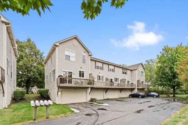 530 Littleton TRL, Elgin, IL 60120