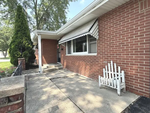 646 Evergreen LN, Bradley, IL 60915