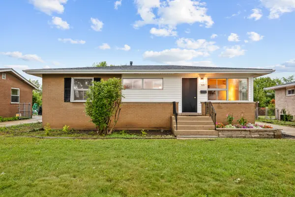 326 E Alden DR, Addison, IL 60101