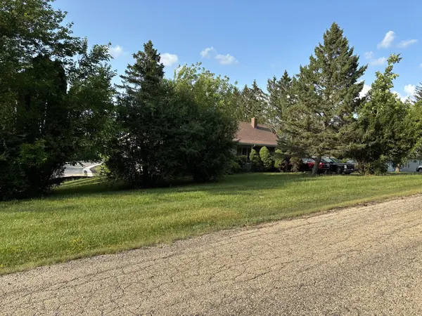 140 E Acre CT, Round Lake Beach, IL 60073