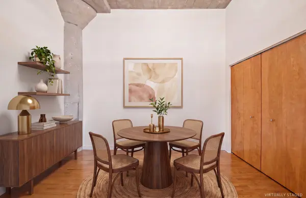 3963 W Belmont AVE #210, Chicago, IL 60618