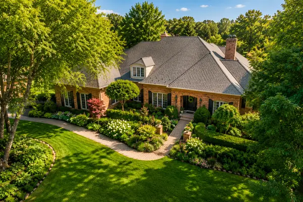 136 Circle Ridge DR, Burr Ridge, IL 60527