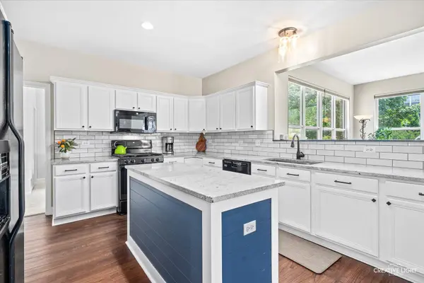 275 Hampton RD, Sugar Grove, IL 60554