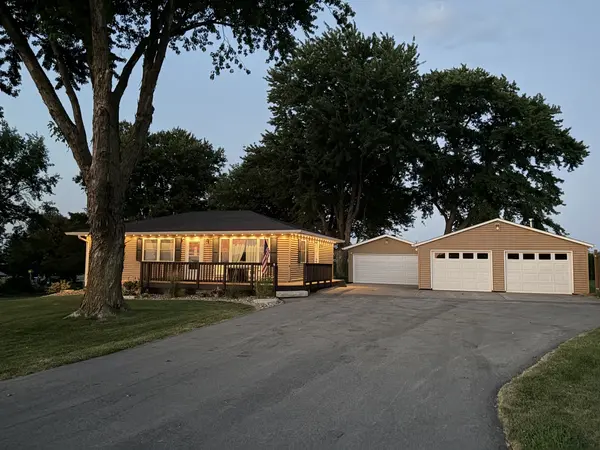 319 N 1ST ST, Long Grove, IA 52756