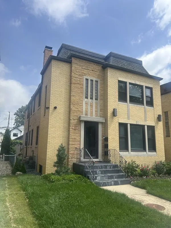 6620 W Devon AVE #2, Chicago, IL 60631