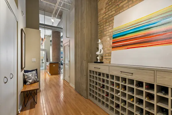 360 W Illinois ST #1F, Chicago, IL 60654