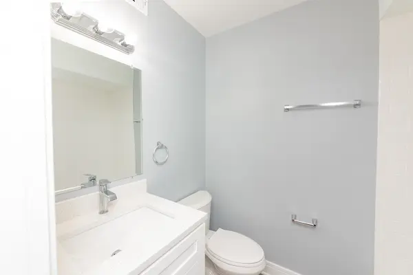 9450 Washington RD #2B, Niles, IL 60714