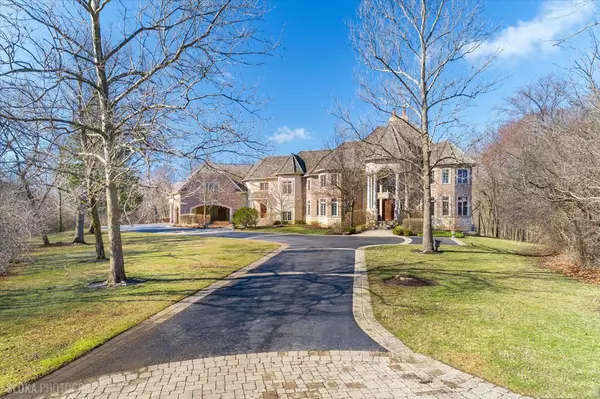 414 Dana LN, Barrington Hills, IL 60010