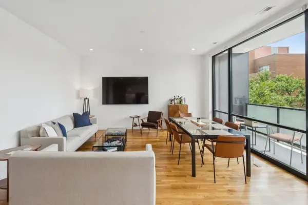 1827 N Milwaukee AVE #301, Chicago, IL 60647