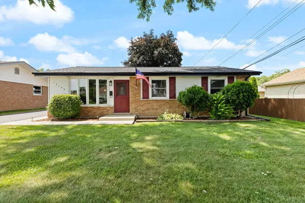 13108 Fairway DR, Crestwood, IL 60418