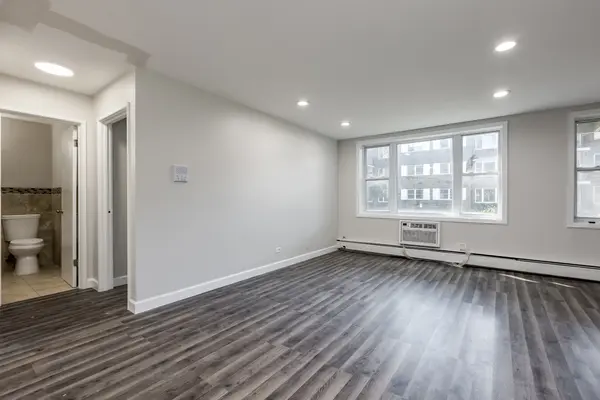 8712 Skokie BLVD #1I, Skokie, IL 60077