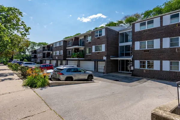 8712 Skokie BLVD #1I, Skokie, IL 60077