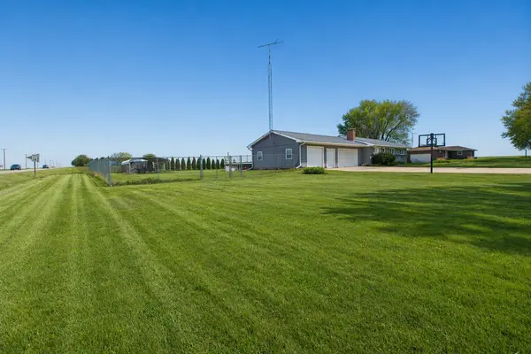 1751 Maples RD, Dixon, IL 61021