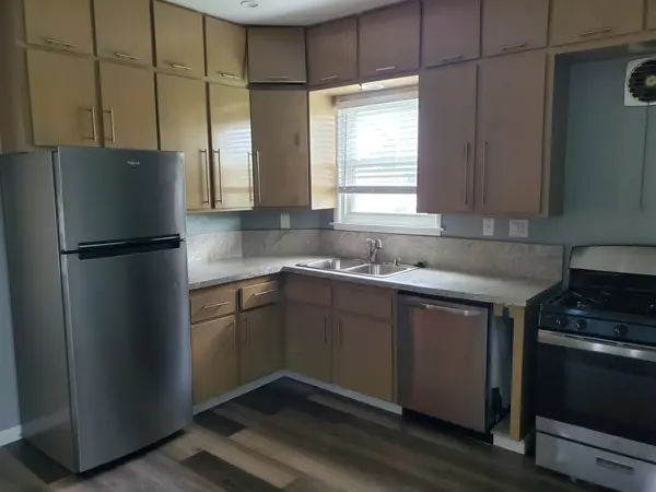 1623 W Pleasant ST, Davenport, IA 52804
