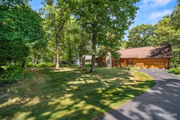 2016 Villanova DR, Johnsburg, IL 60051